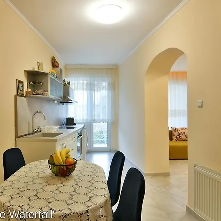 The Waterfall - Free Parking Appartement *